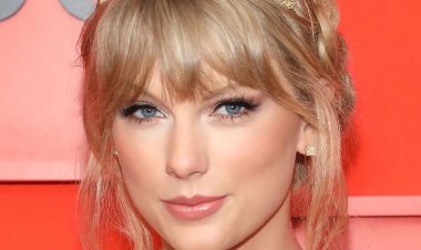 Taylor Swift American singer-songwriter